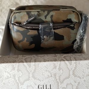 G.I.L.I leather crossbody bag
